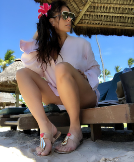 Adriane Galisteu feet photo thumbnail