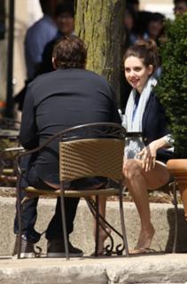 Alison Brie feet photo thumbnail