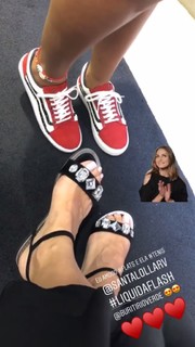 Cláudia Citroni feet photo thumbnail