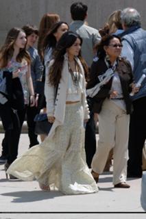 Vanessa Hudgens feet photo thumbnail