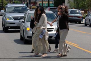 Vanessa Hudgens feet photo thumbnail