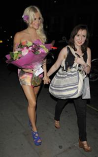 Pixie Lott feet photo thumbnail