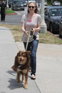 Amanda Seyfried feet photo thumbnail