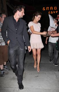 Kate Beckinsale feet photo thumbnail
