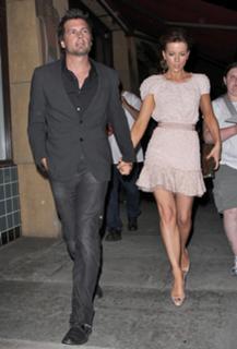 Kate Beckinsale feet photo thumbnail