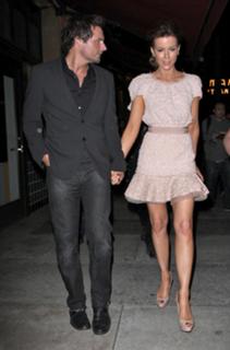 Kate Beckinsale feet photo thumbnail