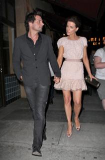 Kate Beckinsale feet photo thumbnail