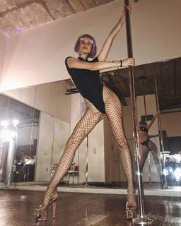 Behati Prinsloo feet photo thumbnail
