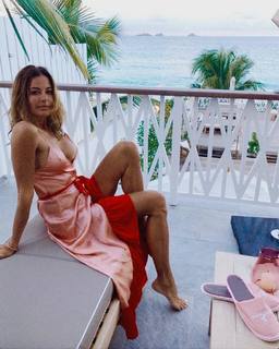 Kelly Bensimon feet photo thumbnail