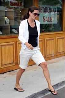 Courteney Cox feet photo thumbnail