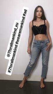 Xenia Tchoumitcheva feet photo thumbnail