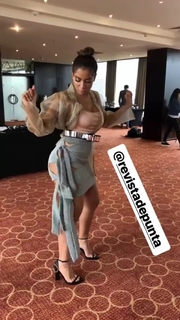 Anitta feet photo thumbnail