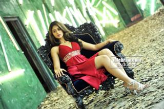 Ileana D'Cruz feet photo thumbnail