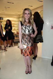 Emma Roberts feet photo thumbnail