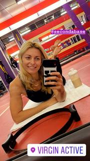 Federica Fontana feet photo thumbnail