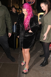 Kerry Katona feet photo thumbnail