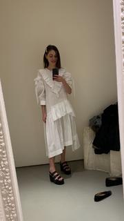 Phoebe Tonkin feet photo thumbnail