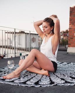 Lola Weippert feet photo 5