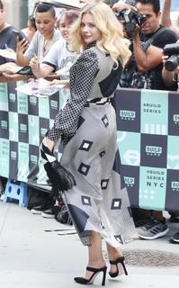 Chloë Grace Moretz feet photo thumbnail