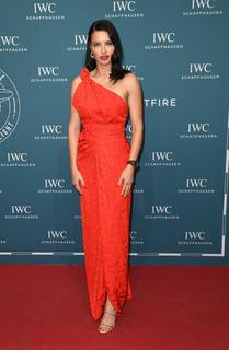 Adriana Lima feet photo thumbnail
