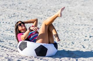 Claudia Romani feet photo thumbnail