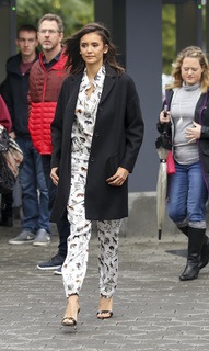 Nina Dobrev feet photo thumbnail