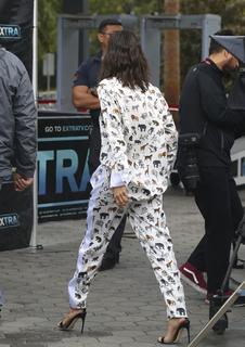 Nina Dobrev feet photo thumbnail