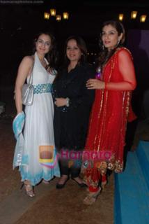 Raveena Tandon feet photo thumbnail