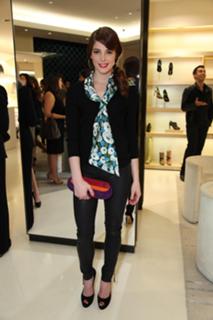 Ashley Greene feet photo thumbnail