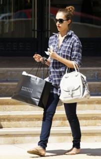 Jessica Alba feet photo thumbnail
