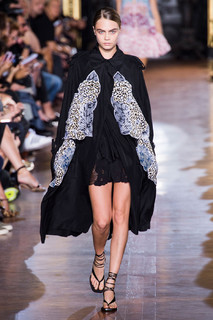 Cara Delevingne feet photo thumbnail