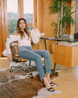 Jamie Chung feet photo thumbnail