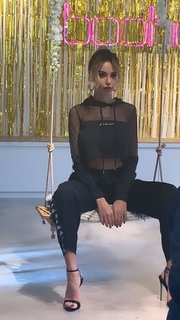Nabilla Benattia feet photo thumbnail
