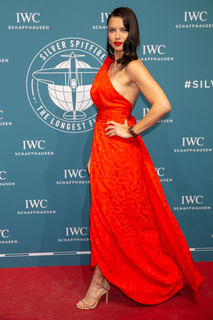 Adriana Lima feet photo thumbnail