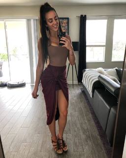 Chelsea Green feet photo thumbnail