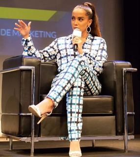 Anitta feet photo thumbnail