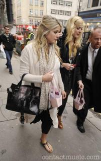 Holly Willoughby feet photo thumbnail