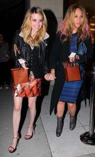 Emma Roberts feet photo thumbnail