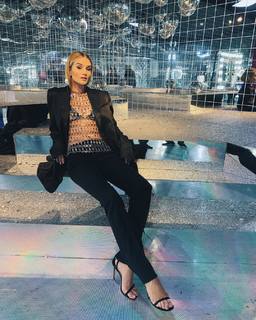 Rosie Huntington-Whiteley feet photo thumbnail