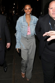 Alesha Dixon feet photo thumbnail