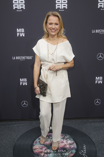 Nova Meierhenrich feet photo thumbnail