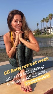 Brooke Burke feet photo thumbnail