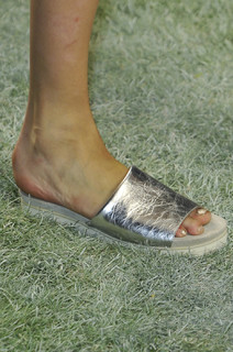 Cara Delevingne feet photo thumbnail