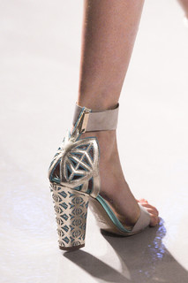 Cara Delevingne feet photo thumbnail