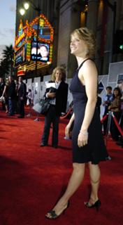 Jodie Foster feet photo thumbnail