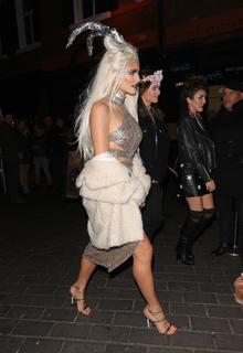 Pixie Lott feet photo thumbnail