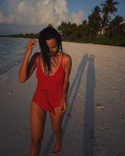 Rochelle Humes feet photo thumbnail