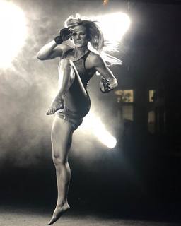Holly Holm feet photo thumbnail