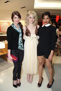 Ashley Greene feet photo thumbnail