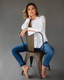 Flávia Alessandra feet photo thumbnail